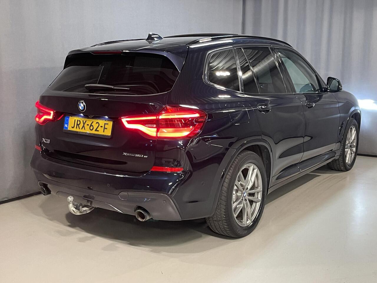 BMW X3 xDrive30e High Executive M Sport 19"/Leder + memory/Panoramadak/Harman Kardon/Trekhaak/Sport Steering/Stoelverwarming/Sfeerverlichting/360 Camera/Apple Carplay & Android Auto