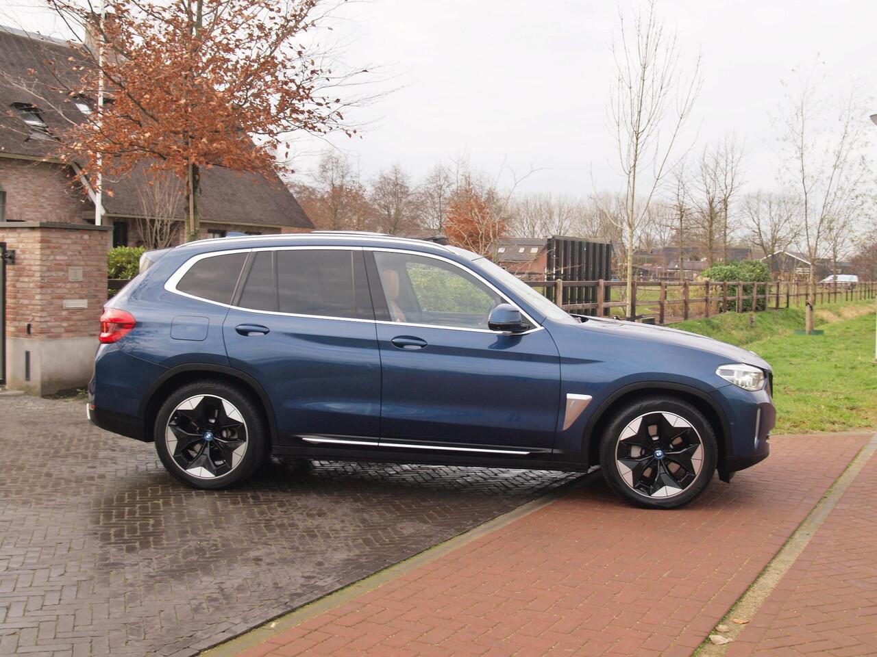 BMW X3 iX3 High Executive 80 kWh | SOH 96% | Panoramadak | 360 Camera | Sfeerverlichting | Head-Up Display | Harman Kardon |