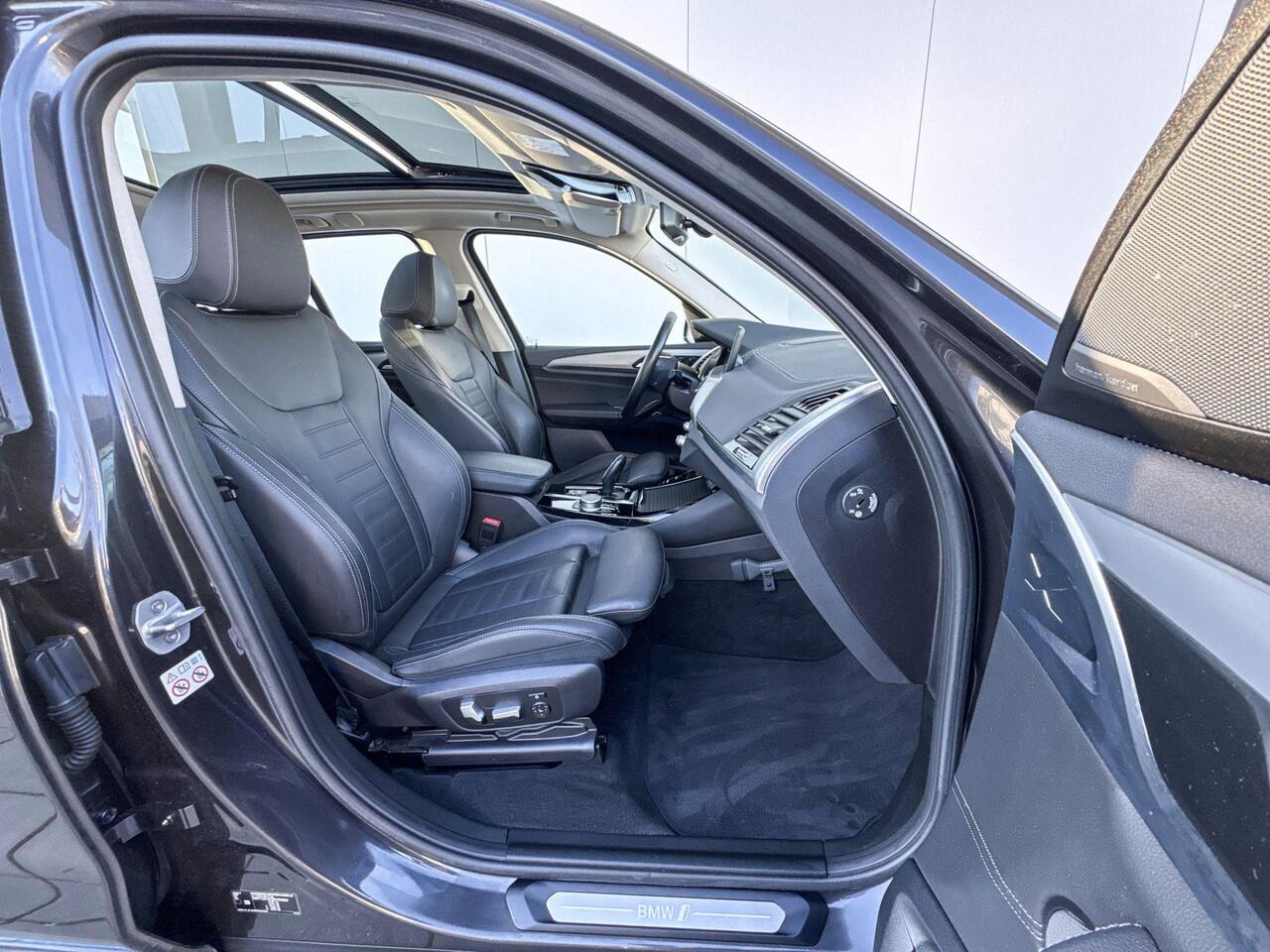 BMW X3 iX3 High Executive 20 Inch / Comfort Acces / Stoelverwarming / Adaptieve Led Koplampen / Driving Prof / Harman Kardon / Parking Plus / Head Up Display