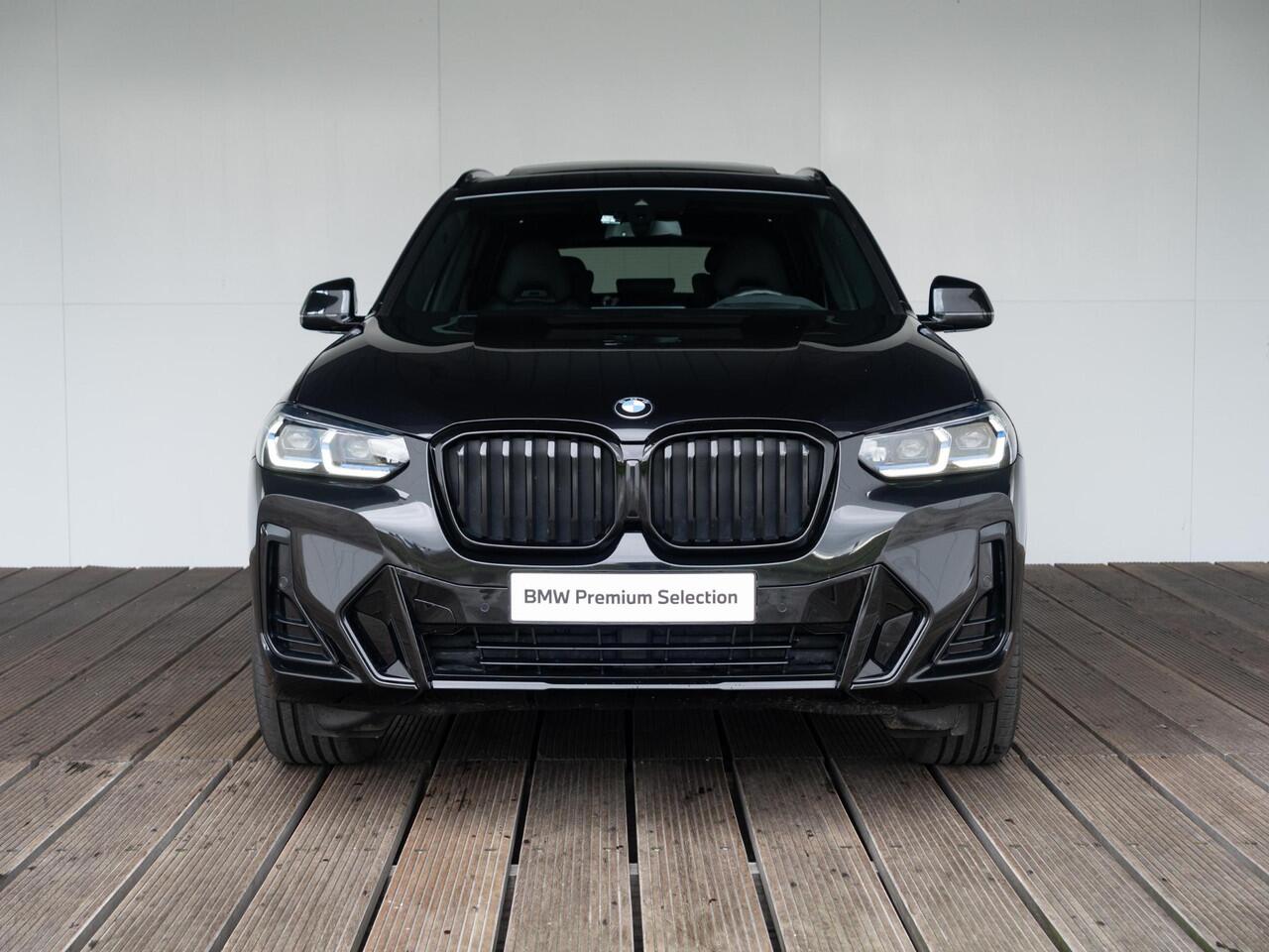 BMW X3 xDrive30e | M Sportpakket | M Sport Stoelen | Head-Up Display | Panoramadak | Stuurwielrand verwarmd | Comfort Access | Achteruitrijcamera | 21''