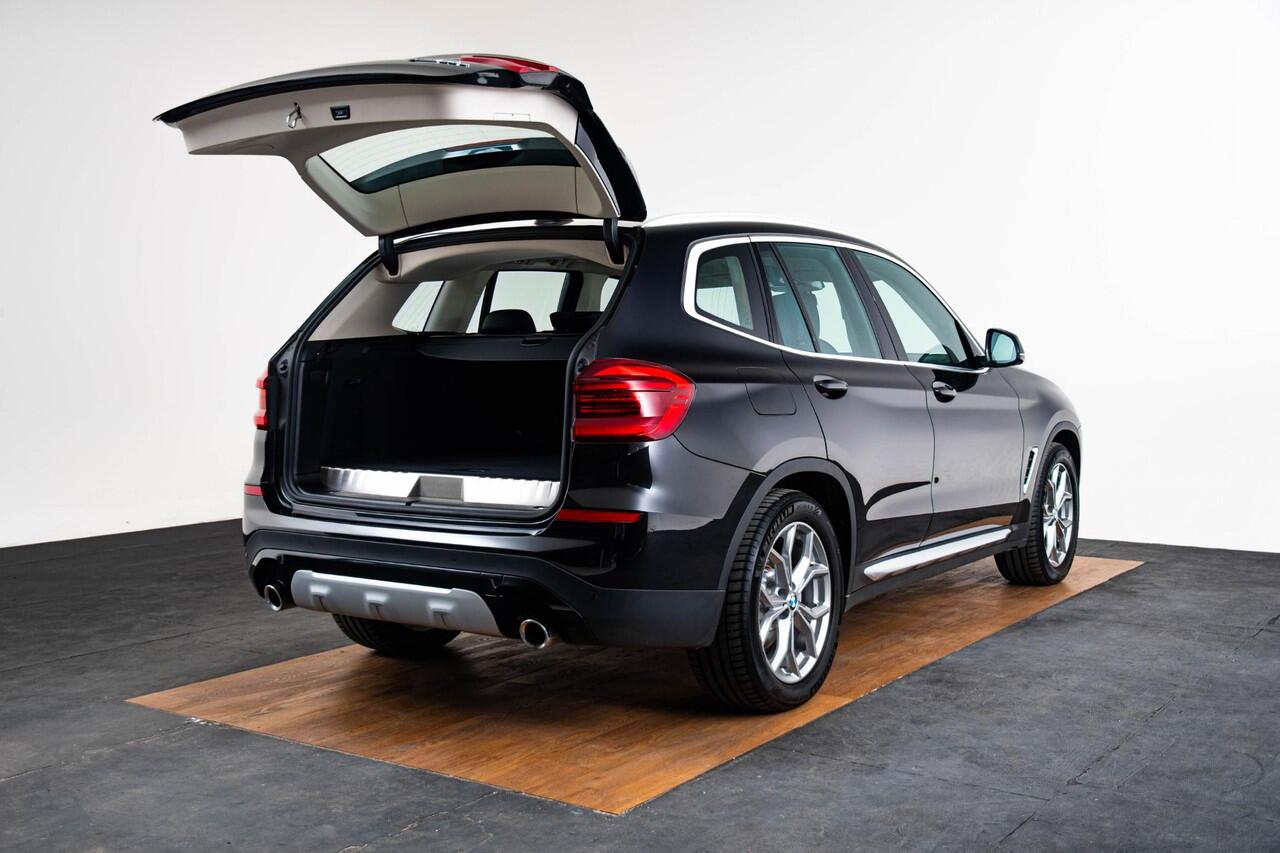 BMW X3 xDrive30e xLine - Panoramadak - Sportstoelen - Elektrisch verwarmde voorstoelen - HiFi - PDC voor/achter - Ambiance verlichting - Automatisch dimmende binnenspiegel -