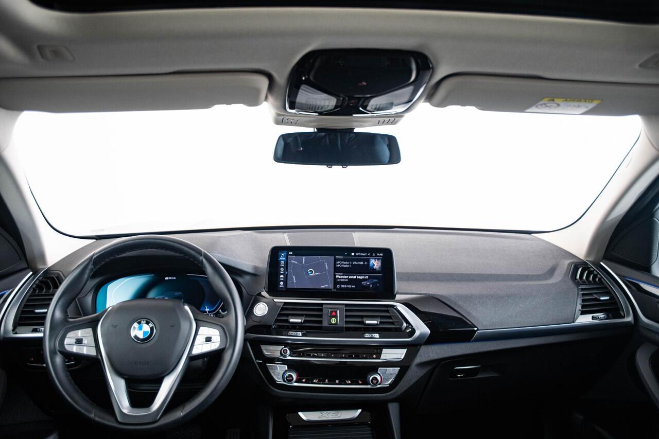 BMW X3 xDrive30e xLine - Panoramadak - Sportstoelen - Elektrisch verwarmde voorstoelen - HiFi - PDC voor/achter - Ambiance verlichting - Automatisch dimmende binnenspiegel -