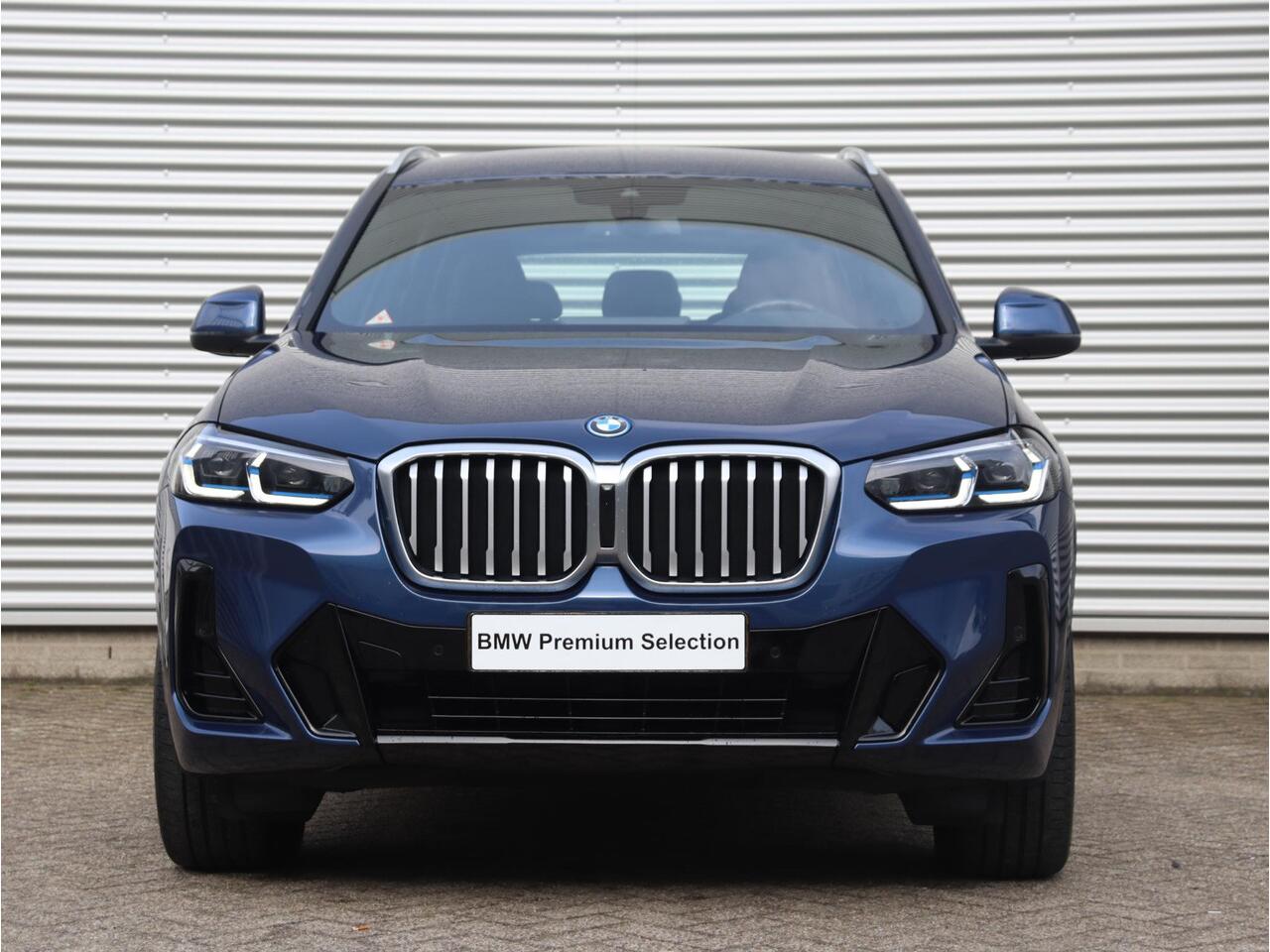 BMW X3 xDrive30e | High Executive | M Sportpakket | Parking Pack | Laserlight | Sportstoelen | Apple Carplay | Hi-Fi | 19'' LMV