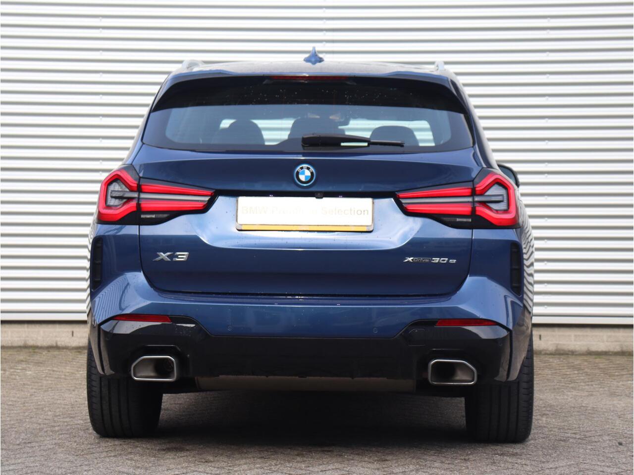 BMW X3 xDrive30e | High Executive | M Sportpakket | Parking Pack | Laserlight | Sportstoelen | Apple Carplay | Hi-Fi | 19'' LMV