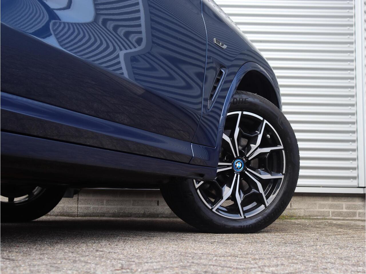 BMW X3 xDrive30e | High Executive | M Sportpakket | Parking Pack | Laserlight | Sportstoelen | Apple Carplay | Hi-Fi | 19'' LMV