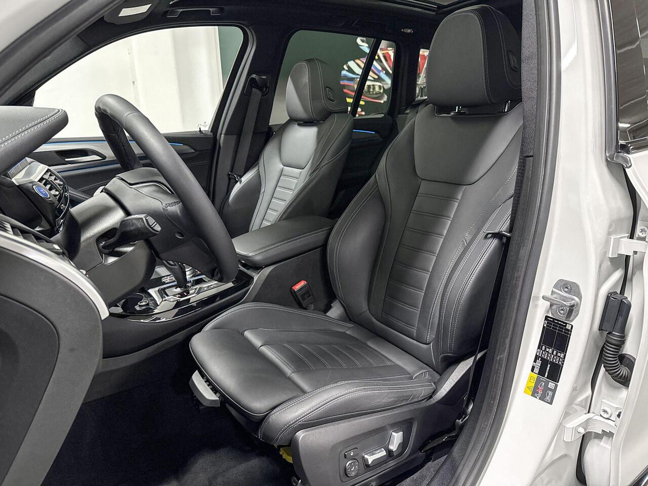 BMW X3 iX3 High Executive 80 kWh Schuifdak | M Sport wielen | Leder | Harman Kardon | trekhaak | Head Up display