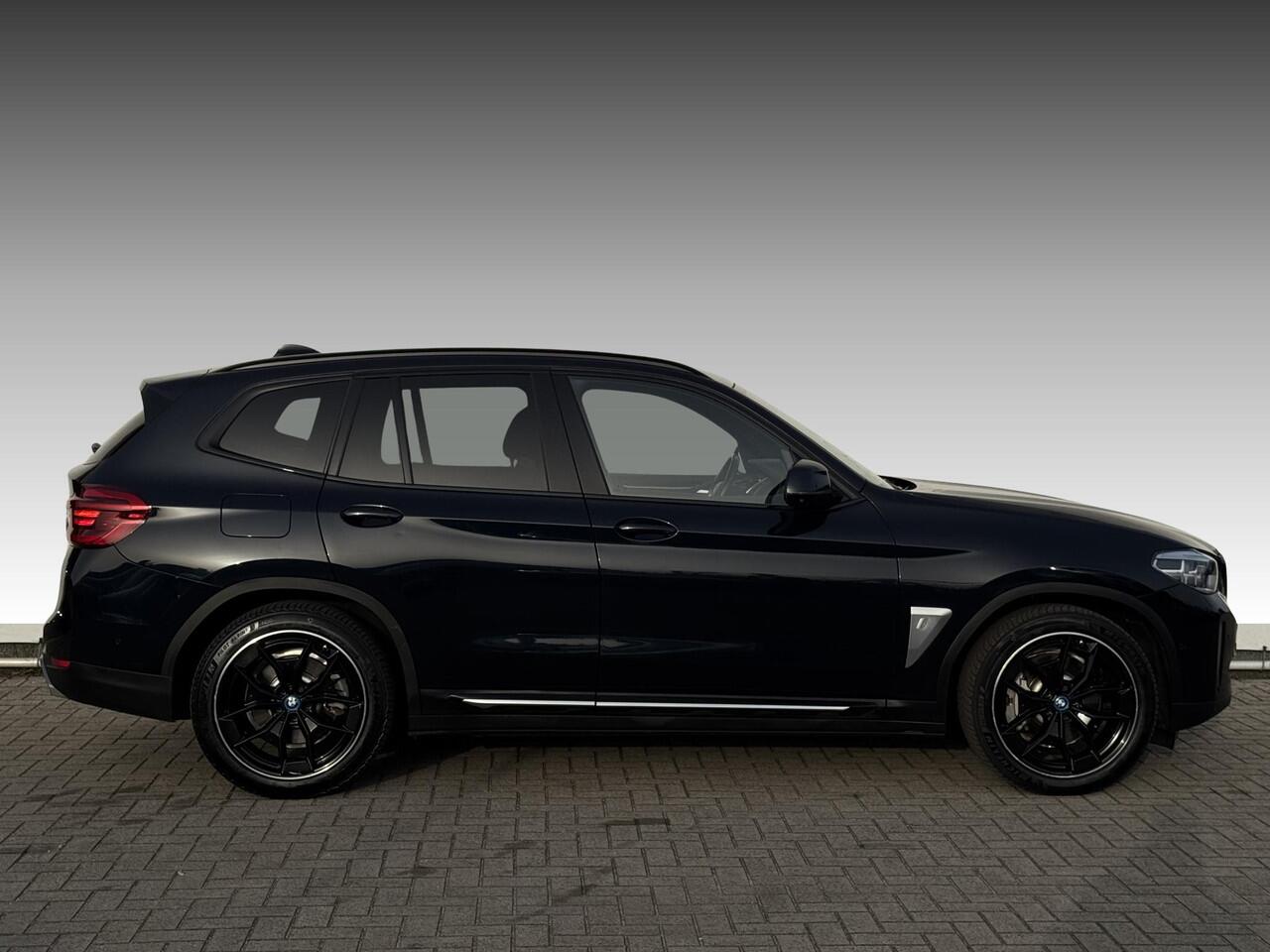 BMW X3 iX3 High Executive 80 kWh NL-AUTO | PANODAK | LEDER |NAVI| SOH 97,7%