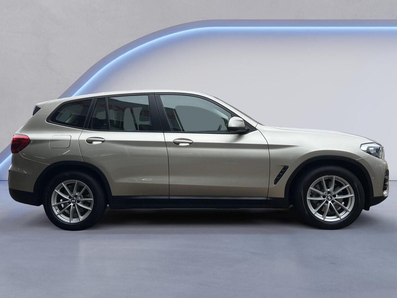 BMW X3 xDrive30e High Executive /Apple Carplay/360° camera/Head-up/Safety pack/Stoel-stuurverw./Elektr. klep/Adaptief onderst./Adaptief Cruise/DAB+/3-zone airco/(MET GARANTIE*)