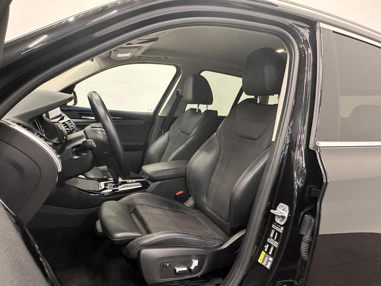 BMW X3 xDrive30e X-Line 292pk Aut. Airco ECC Navi PDC VA + Camera Full LED 19" LM Velgen Elektrische Sportstoelen+Memory Privacy Glass