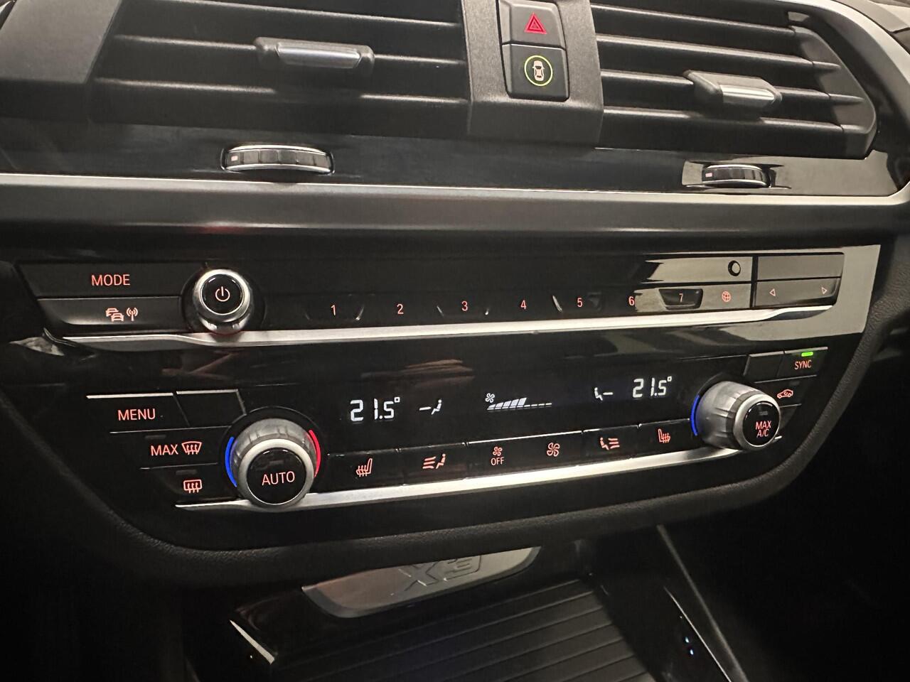 BMW X3 xDrive30e X-Line 292pk Aut. Airco ECC Navi PDC VA + Camera Full LED 19" LM Velgen Elektrische Sportstoelen+Memory Privacy Glass
