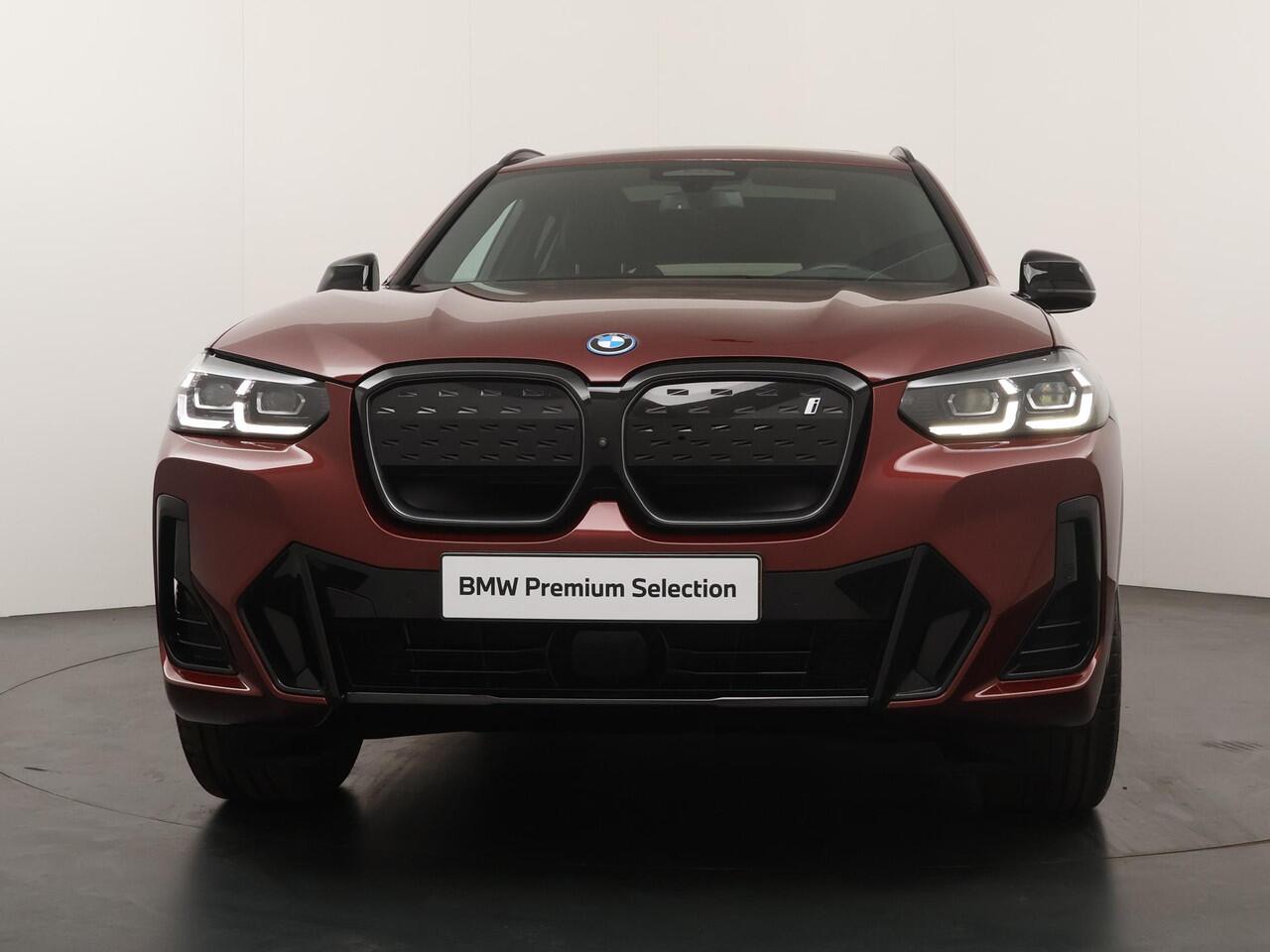 BMW X3 iX3 High Executive 80 kWh | M Sport | Trekhaak | Panoramisch dak | 20" | Head-Up | Harman Kardon |