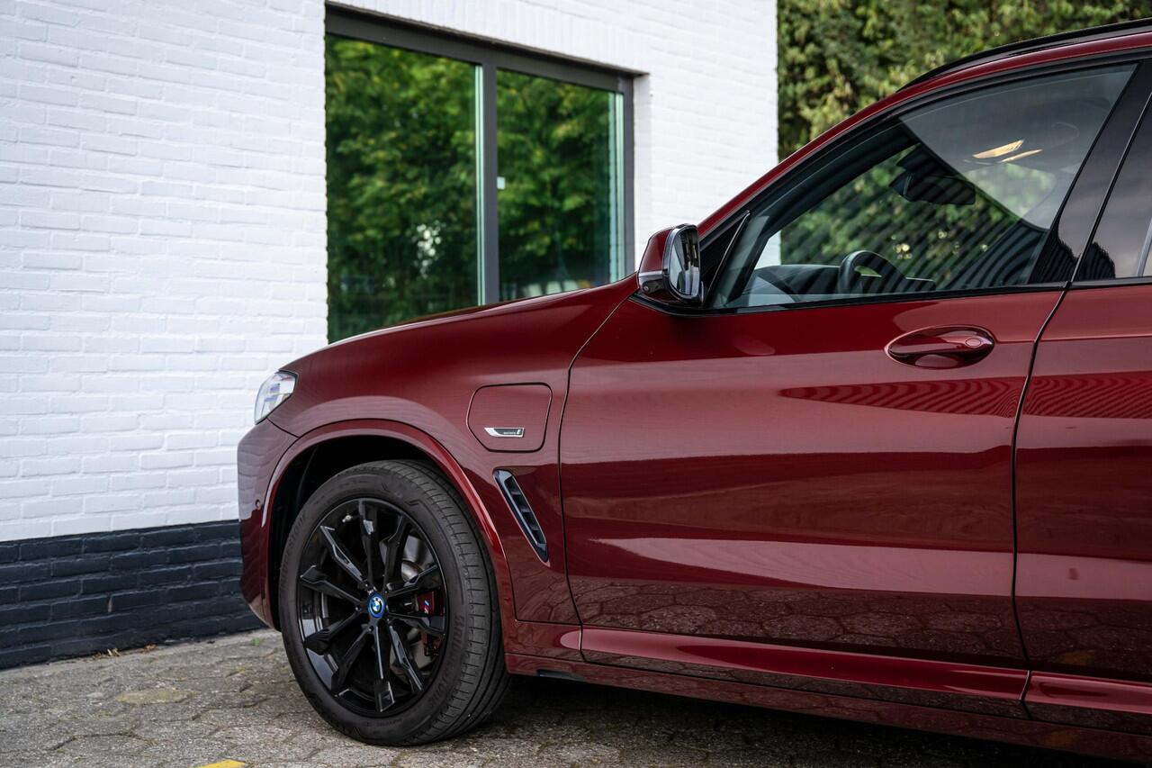 BMW X3 xDrive30e M-Sport INDIVIDUAL Carbon Tartufo Pano