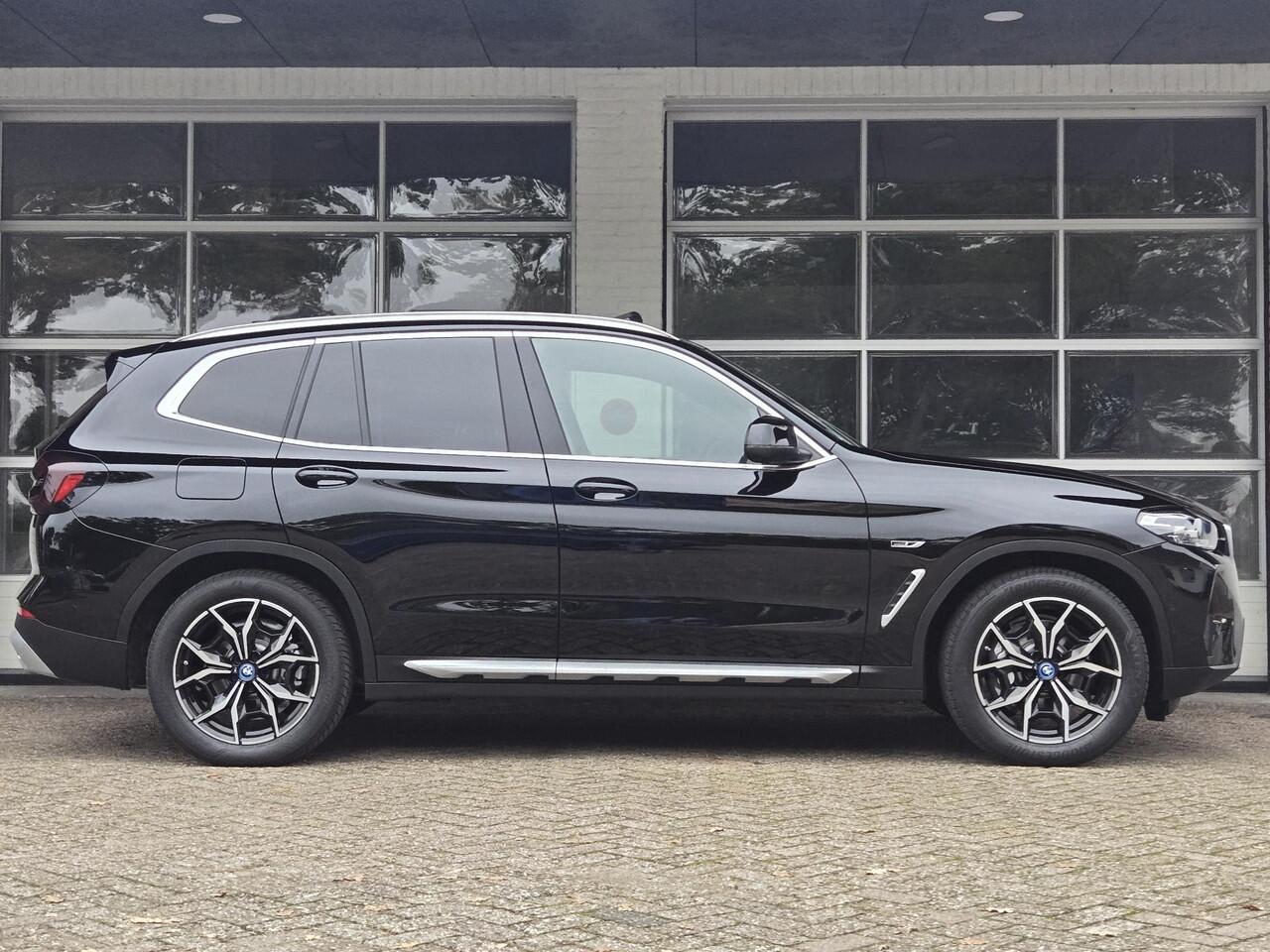 BMW X3 xDrive30e LCI | SPORTSTOELEN | LEDER | PANORAMADAK | CAMERA | TREKHAAK |