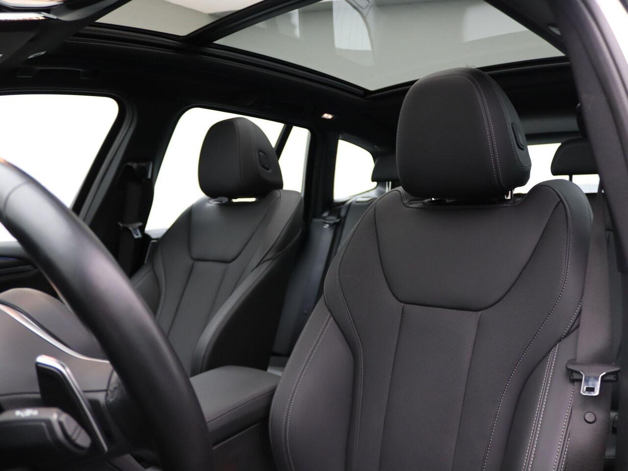 BMW X3 xDrive30e High Executive | M Sportpakket | HIFI | Laserlicht | Panoramadak | 19"