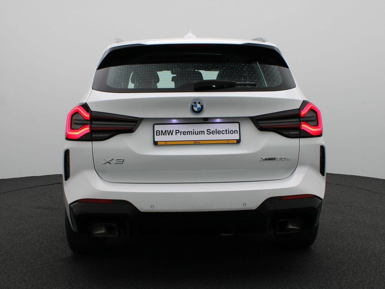 BMW X3 xDrive30e High Executive | M Sportpakket | HIFI | Laserlicht | Panoramadak | 19"