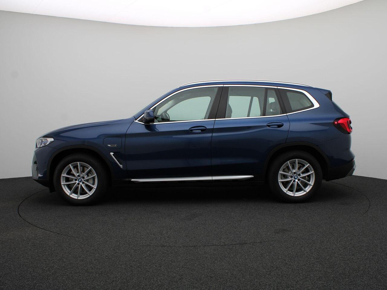 BMW X3 xDrive30e High Executive | Trekhaak | Sportstoelen | Laserlight | Parking Assistant | DAB | HiFi | 18''