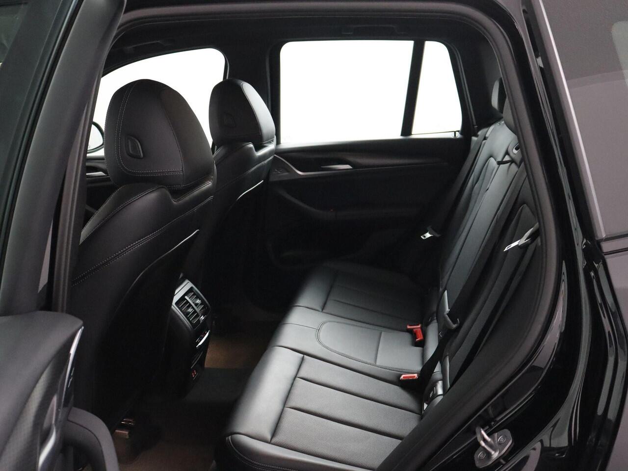 BMW X3 xDrive30e High Executive | M-Pakket | Adaptief Cruise Control! | 360° Camera!