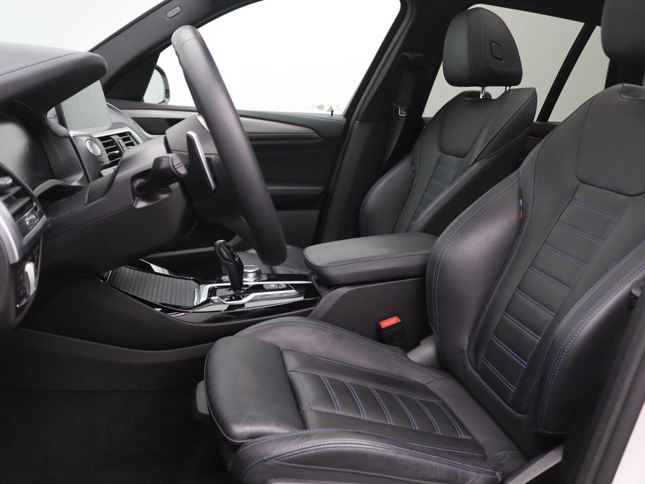 BMW X3 xDrive30e High Executive 292PK AUT8 M-Sport, Pano-Schuifdak, Cruise Controle, Head-Up Display, M-Sportremmen, 360gr. Camera, Memorystoel, Stoel-Stuurverwarming, Trekhaak, 21" LM Velgen