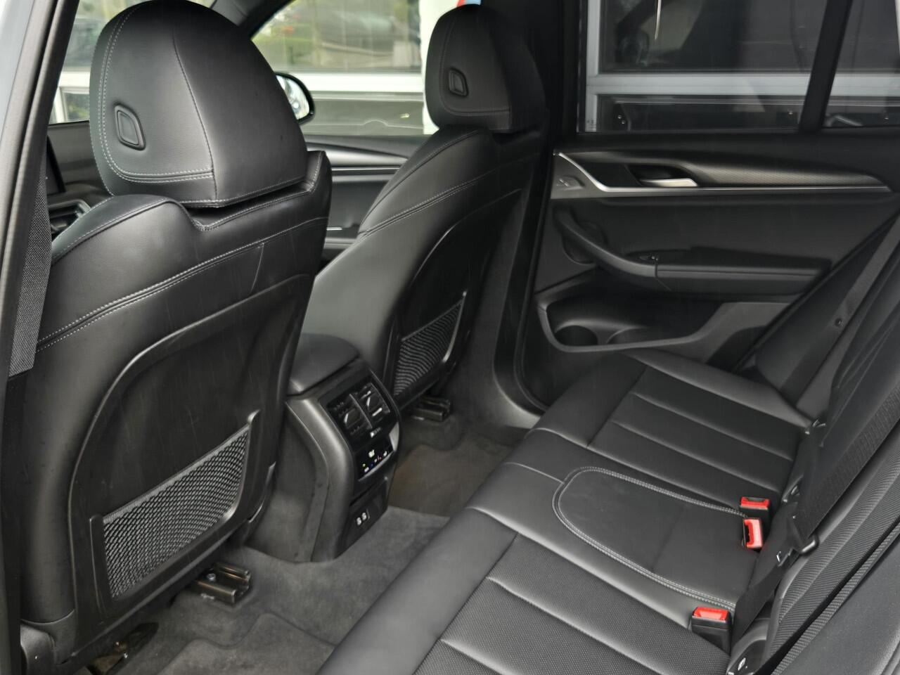 BMW X3 xDrive30e M SPORT | ELEKTR. TREKHAAK | 20 INCH LM VELGEN | CAMERA | BMW LIVE COCKPIT |