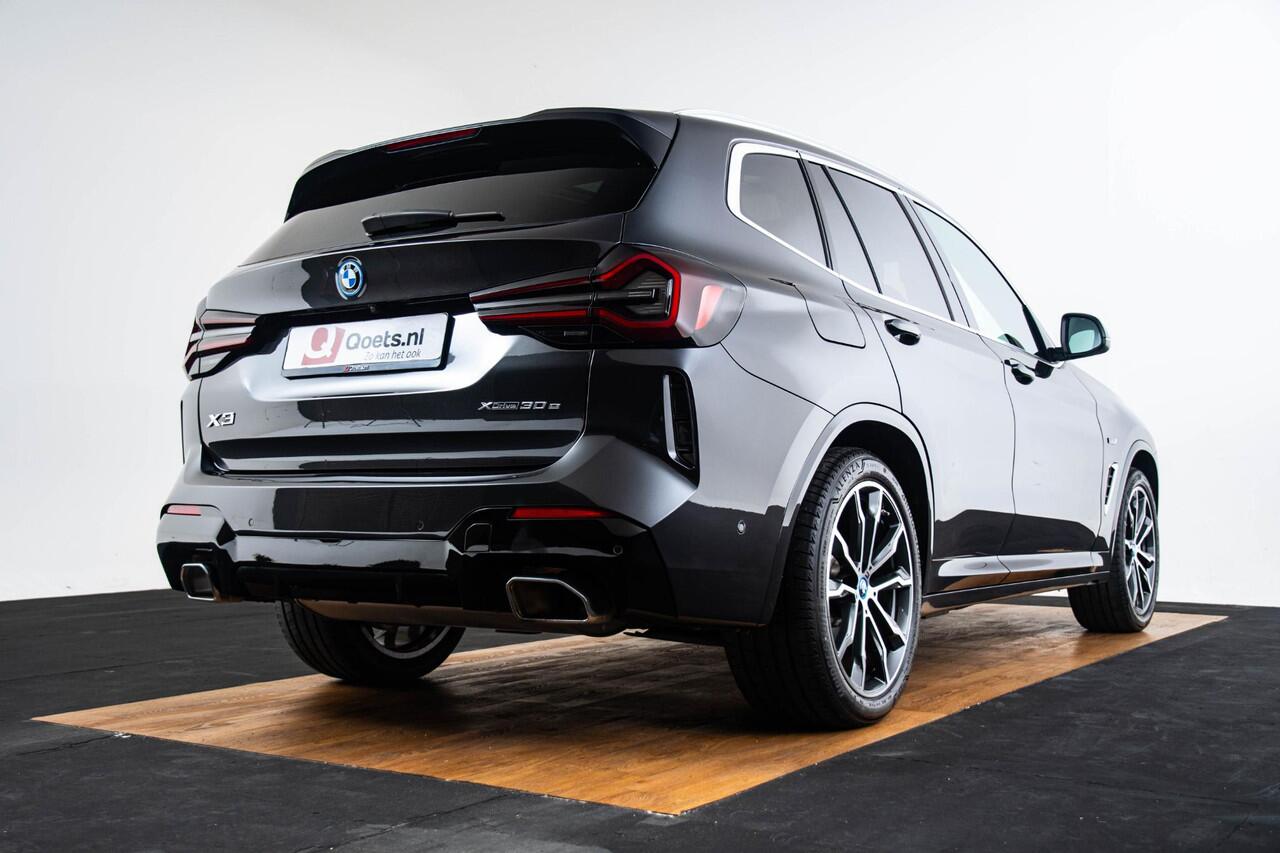 BMW X3 xDrive30e High Executive M Sport - Panoramadak - parking/Driving Assistant - Head up - Elektrisch verwarmde voorstoelen - Getinte Ruiten - Comfort Access - Ambiance verlichting - Hifi - Sportstoelen -