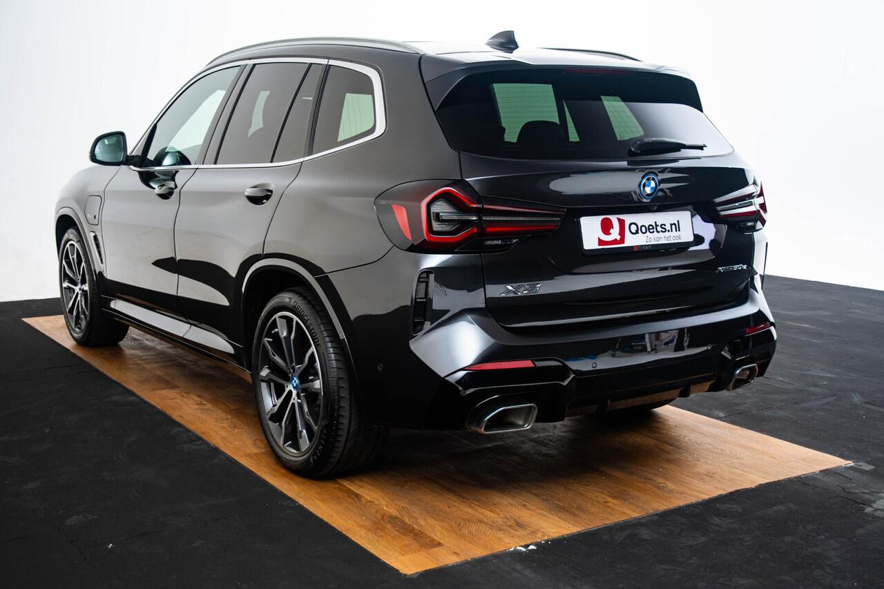 BMW X3 xDrive30e High Executive M Sport - Panoramadak - parking/Driving Assistant - Head up - Elektrisch verwarmde voorstoelen - Getinte Ruiten - Comfort Access - Ambiance verlichting - Hifi - Sportstoelen -