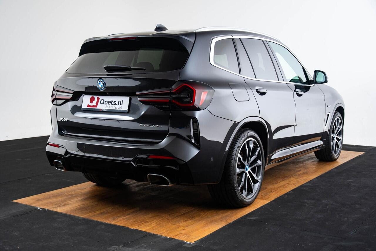 BMW X3 xDrive30e High Executive M Sport - Panoramadak - parking/Driving Assistant - Head up - Elektrisch verwarmde voorstoelen - Getinte Ruiten - Comfort Access - Ambiance verlichting - Hifi - Sportstoelen -