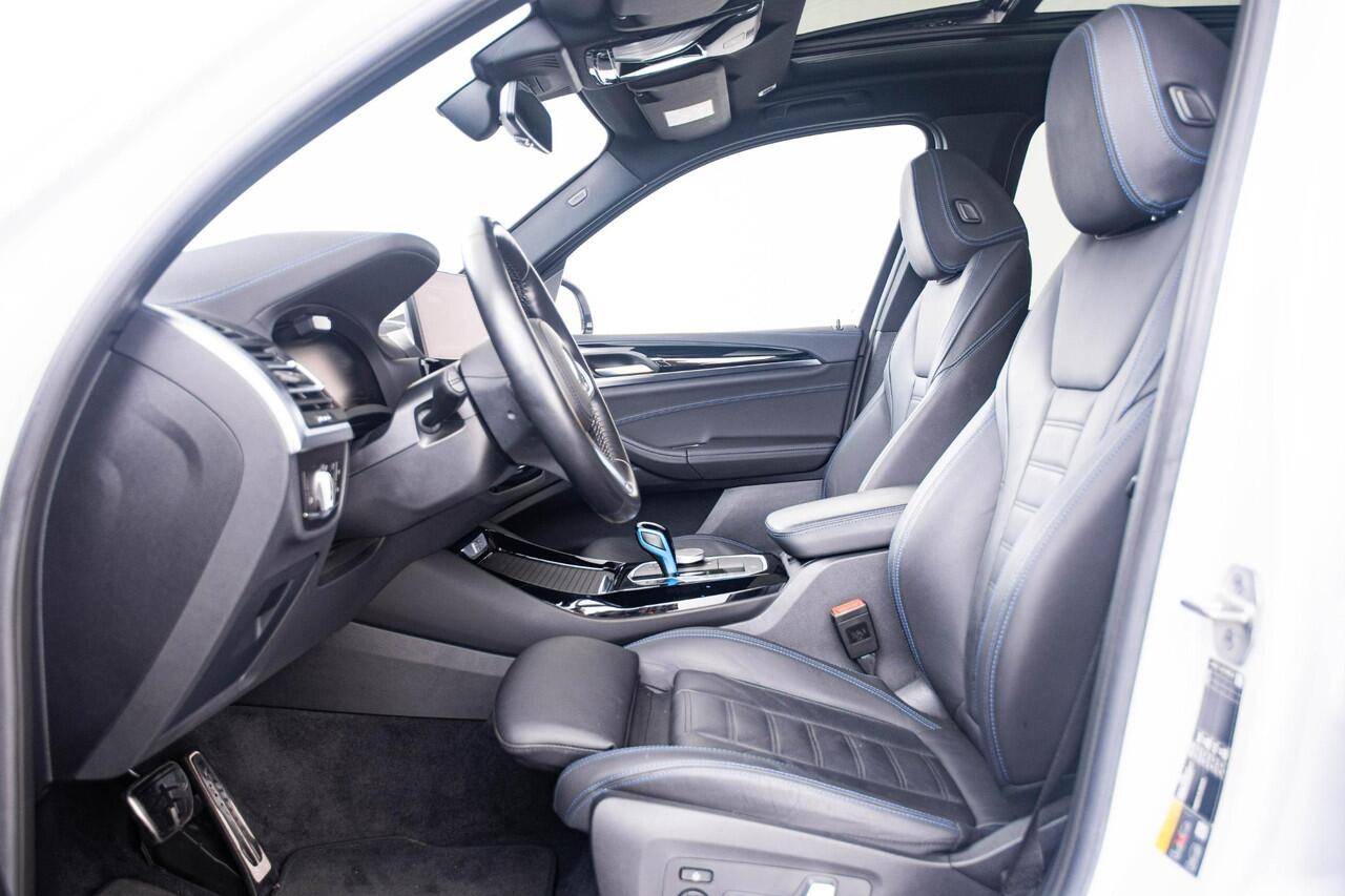 BMW X3 iX3 High Executive 80 kWh Head up - Comfort Access - Parking Assistant Plus - Driving Assistant Professional - Getinte/Geluiddempende Ruiten - Harman Kardon - Elektrisch verwarmde voorstoelen - Sportstoelen -