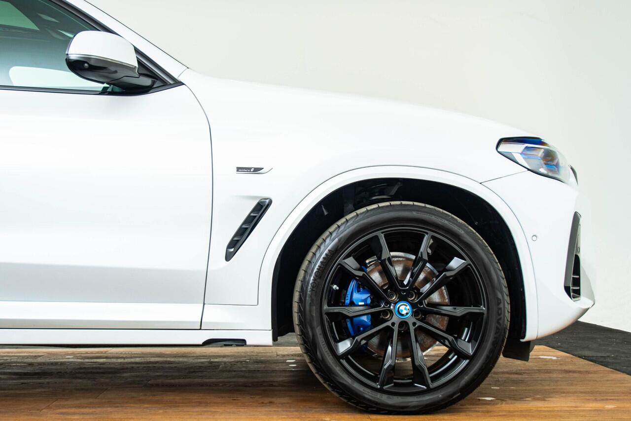 BMW X3 xDrive30e High Executive M Sport - Panoramadak - Comfort Access - Parking Assistant Plus - Active Cruise Control - Hifi - Ambient Air pakket - Getinte ruiten - Stuurwielrand verwarmd - Elektrisch verwarmde voorstoelen -