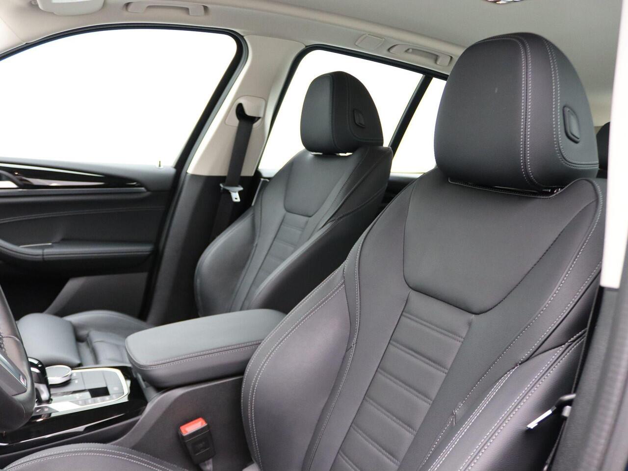 BMW X3 xDrive30e High Executive | Trekhaak | Sportstoelen | Laserlight | Parking Assistant | DAB | HiFi | 18''