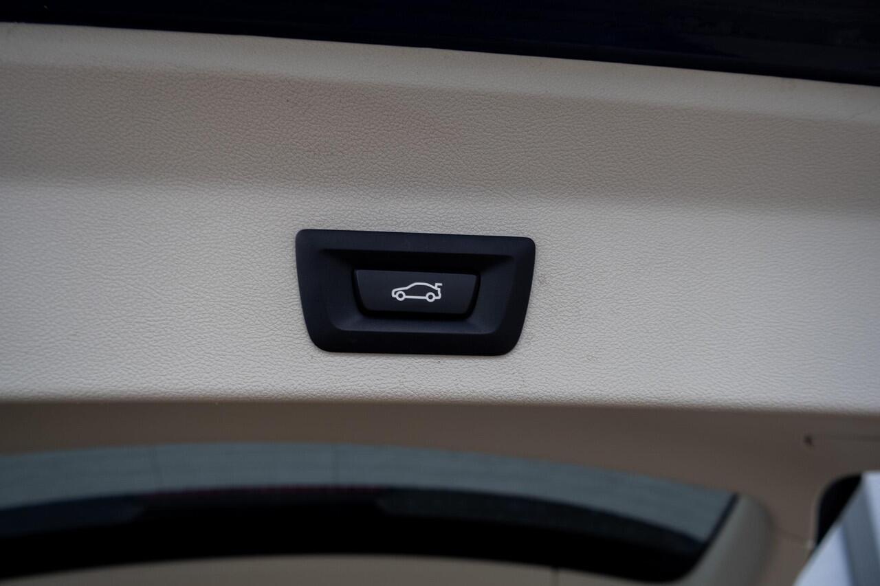 BMW X3 XDrive30e Schuifdak|Vol-Leder|Treekhaak|Carplay|Plug-In|