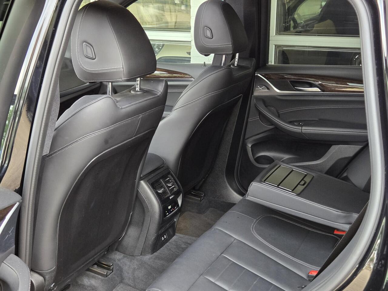 BMW X3 xDrive30e LCI | SPORTSTOELEN | LEDER | PANORAMADAK | CAMERA | BMW LIVE COCKPIT | 20 INCH LM VELGEN |