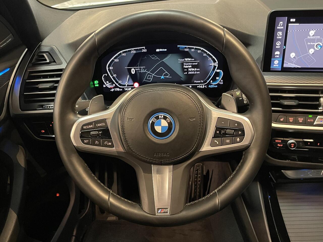 BMW X3 xDrive30e High Executive M Sport 19"/Leder/Panoramadak/Harman Kardon/Dodehoek/Sport Steering/Stoelverwarming/Sfeerverlichting/Camera/Apple Carplay & Android Auto