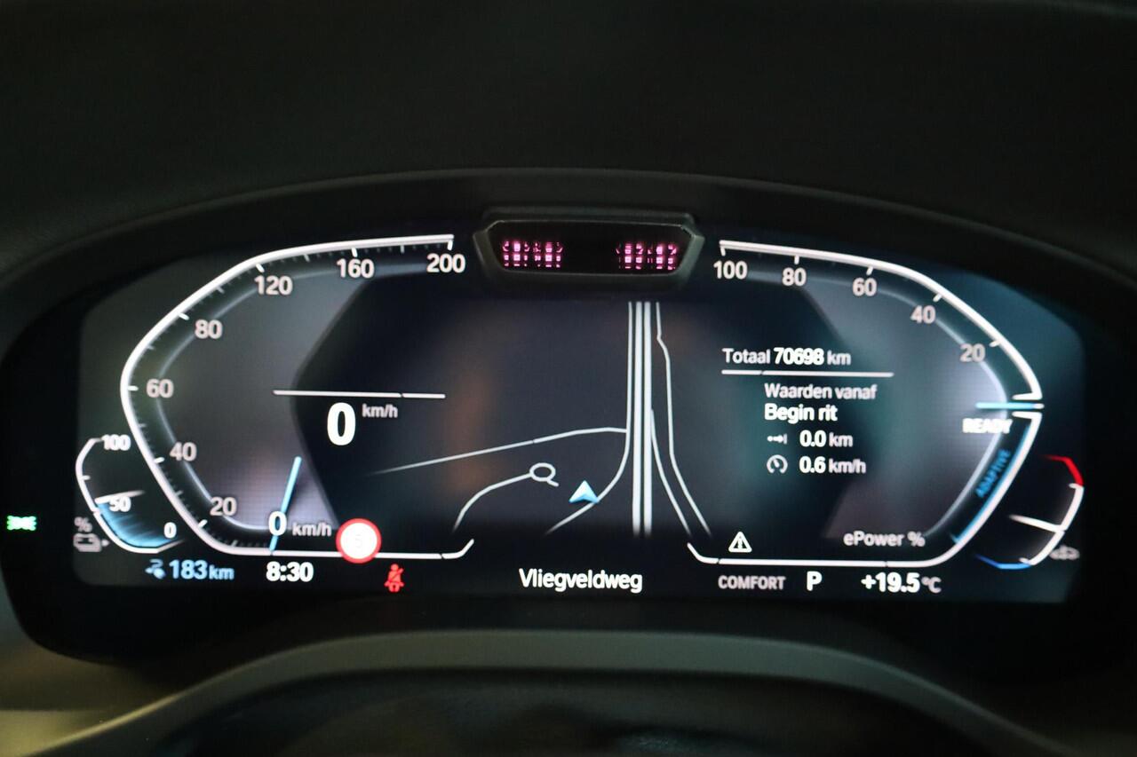 BMW X3 iX3 | M Sport | Panoramadak | Achteruitrijcamera | Adaptieve led