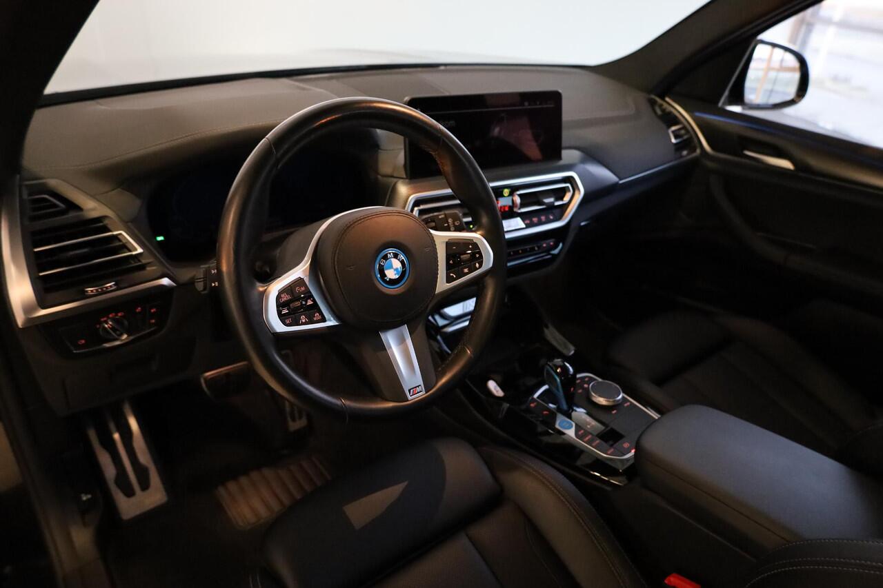 BMW X3 iX3 | M Sport | Panoramadak | Achteruitrijcamera | Adaptieve led