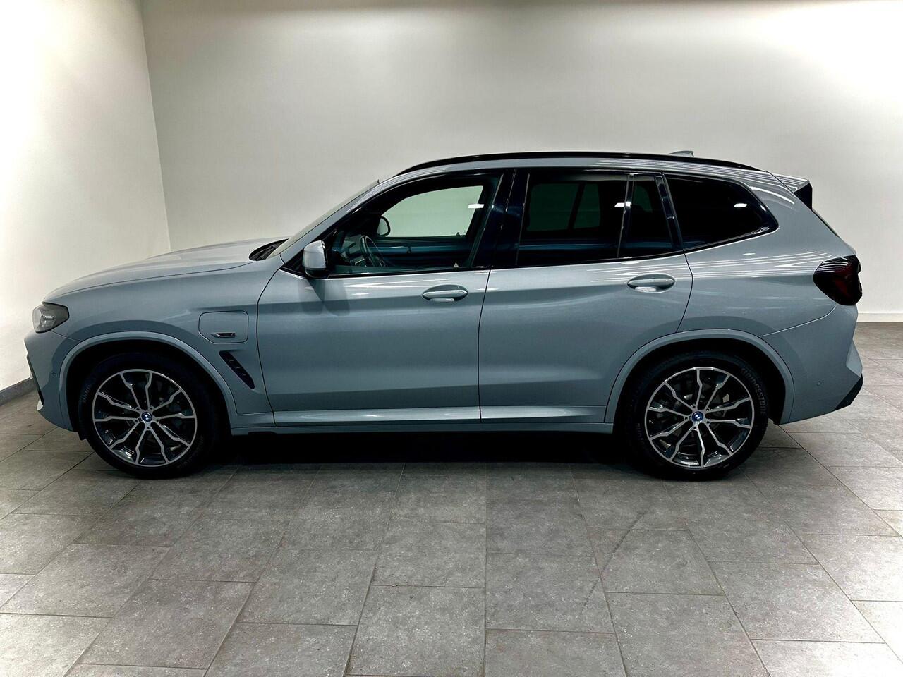 BMW X3 xDrive30e High Exe M-Sport l Facelift l Brooklyn Grau l Dealer onderhouden