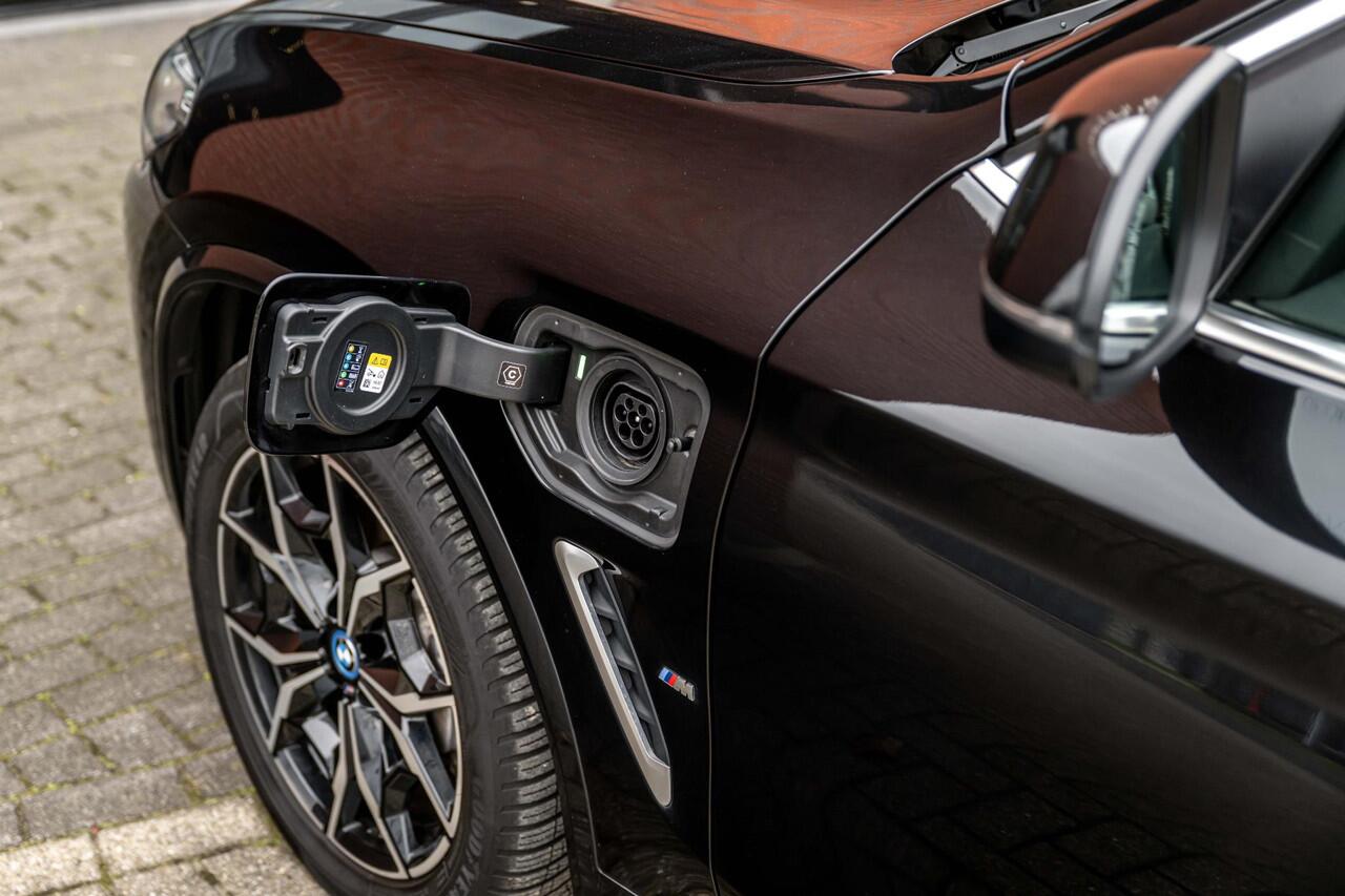 BMW X3 xDrive30e M-Sport ACC Panorama HuD Trekhaak Leder