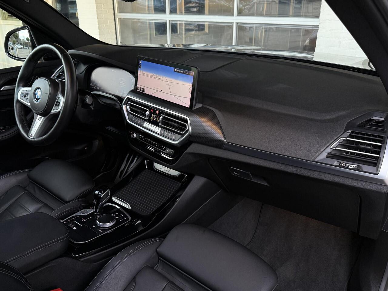 BMW X3 xDrive30e M SPORT | PANORAMA | TREKHAAK | HEAD UP | 21" LM VELGEN | SIDE ASSIST |