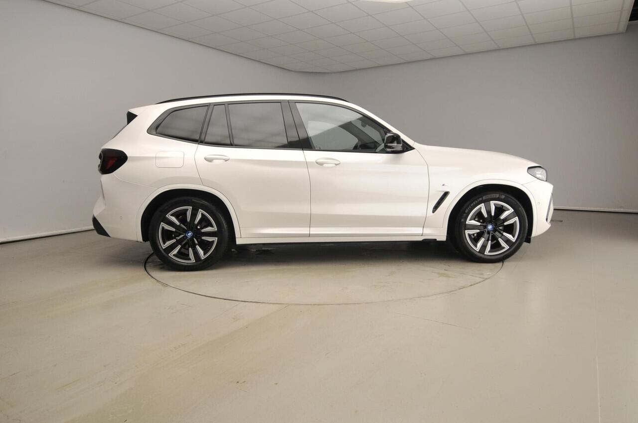 BMW X3 iX3 High Executive 80 kWh | M-Sportpakket | LED | Leder | HUD | Schuifdak | Active cruise | Trekhaak | Elektr. zetels | DAB | Harman-kardon sound | Alu 20 inch