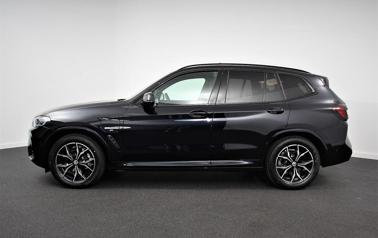 BMW X3 xDrive30e M Sport High Executive | Leder | Schuif/kantel dak | Navigatie | Climate Control | Camera | Electrisch bedienbare achterklep | Active Cruise Control | 19" Lichtmetalen velgen