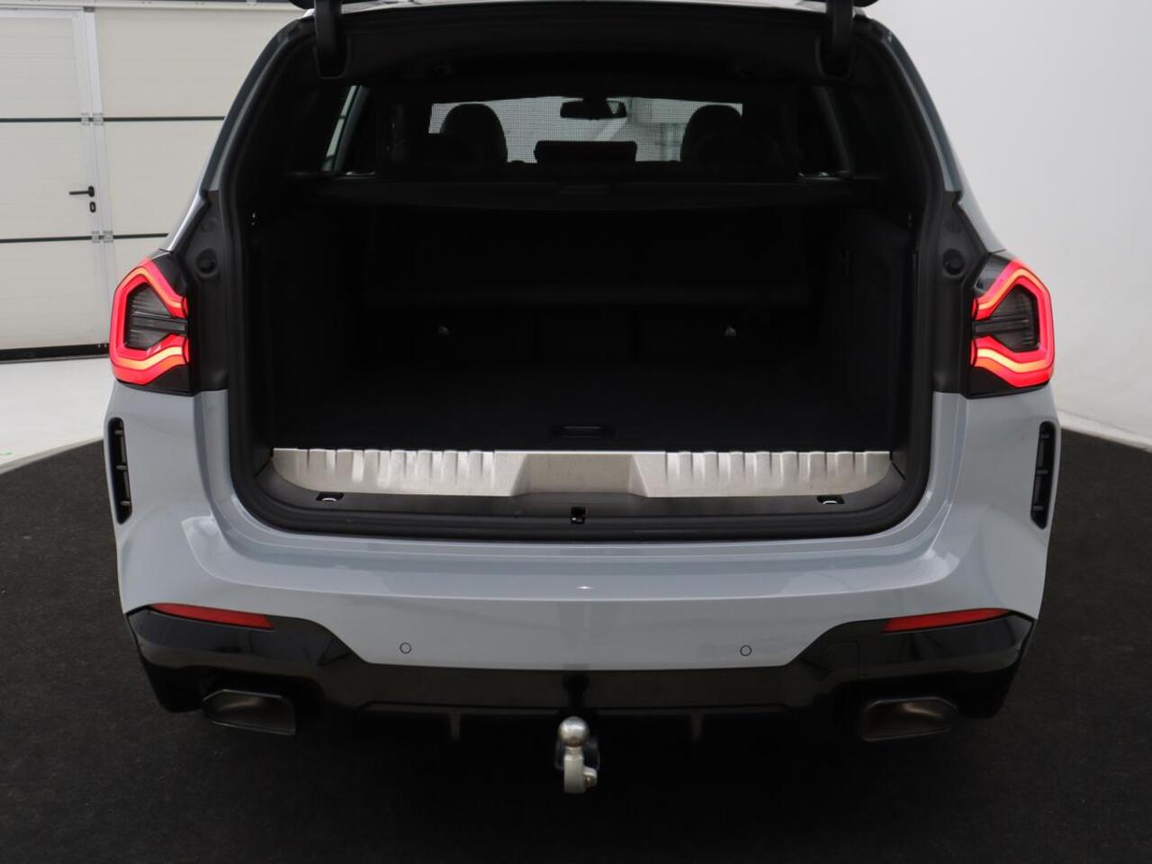 BMW X3 xDrive30e M Sport | Panoramadak | Head-Up | Stoelverwarming | Trekhaak | 360 Camera | Leder | Sportstoelen | Carplay | Sfeerverlichting | Laserlicht | Live Cockpit | Navigatie | PHEV | Plug In