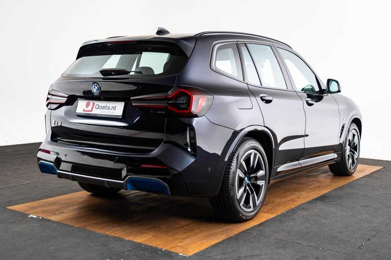 BMW X3 iX3 Executive 80 kWh Driving Assistant Professional - Comfort Access - Elektrisch verwarmde voorstoelen - Sportstoelen - Parking Pack - Automatisch dimmende binnenspiegel - Adaptief onderstel -