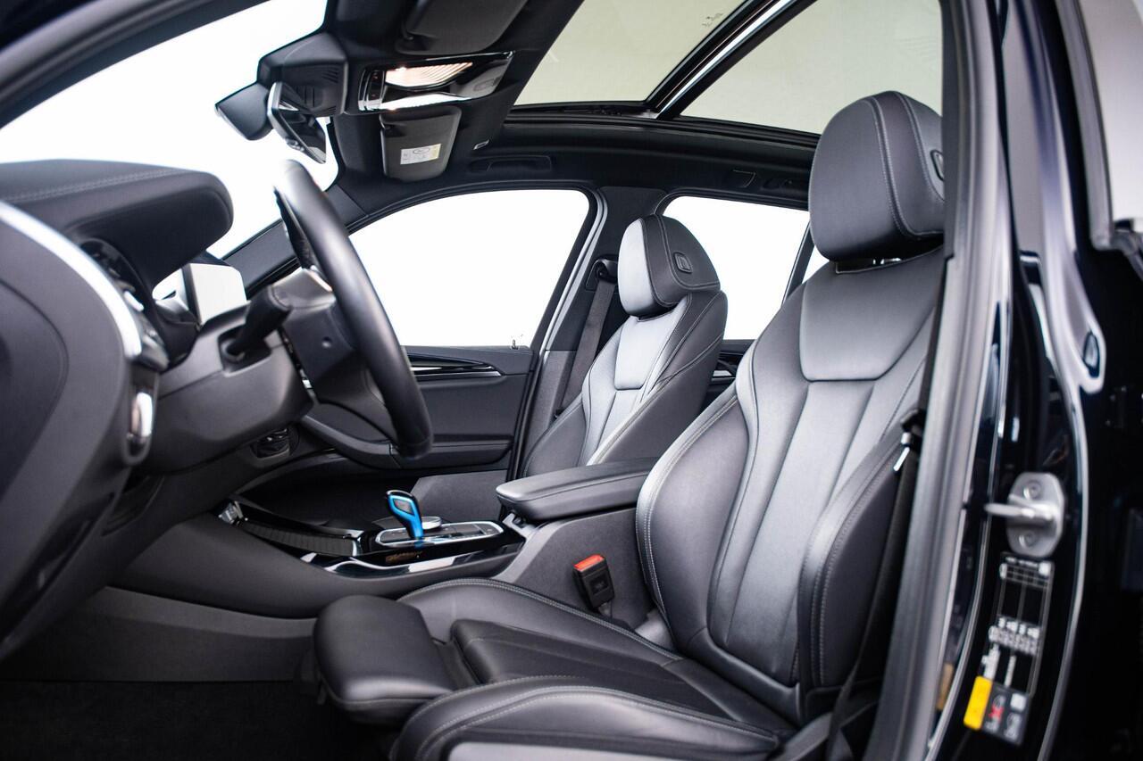 BMW X3 iX3 Executive 80 kWh Driving Assistant Professional - Comfort Access - Elektrisch verwarmde voorstoelen - Sportstoelen - Parking Pack - Automatisch dimmende binnenspiegel - Adaptief onderstel -