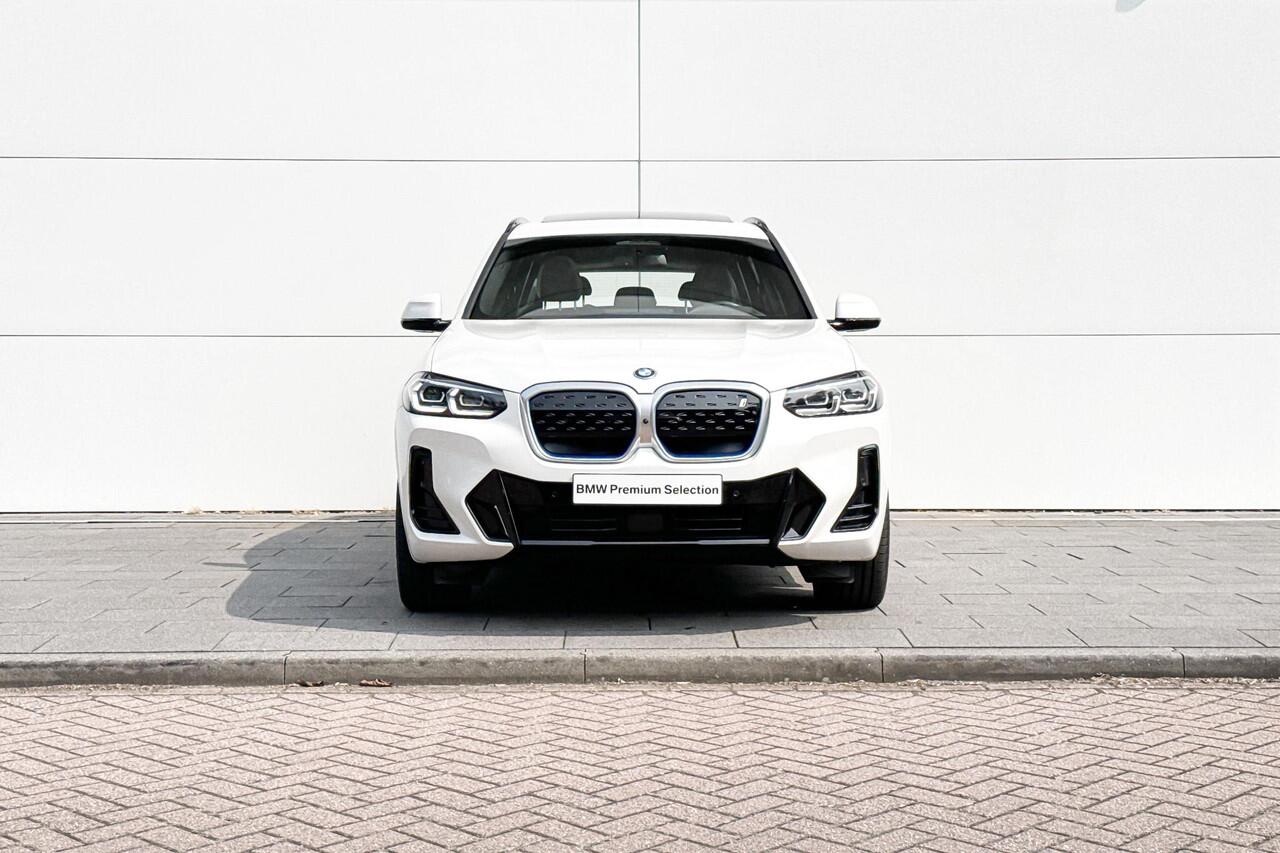 BMW X3 iX3 High Executive | Glazen Panoramadak | Harman Kardon | Headup display | Stoelverwarming