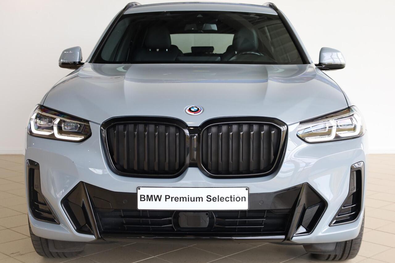 BMW X3 xDrive20i High Executive | M Sportpakket | Elektrische trekhaak | Driving Assistant