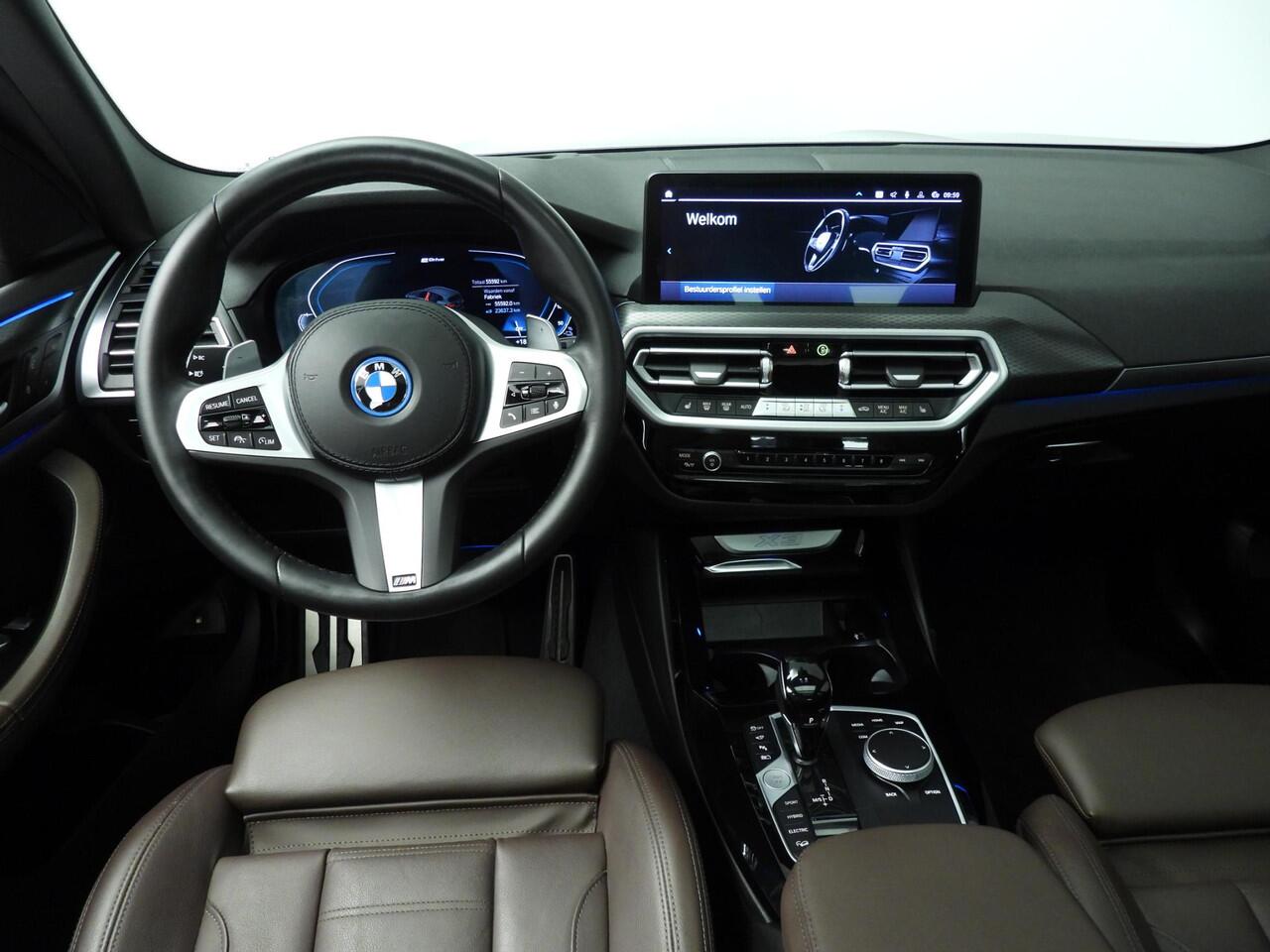 BMW X3 xDrive30e | M-Sportpakket | LED | Leder | HUD | Active cruise | Schuifdak | Trekhaak | DAB | Hifi speakers | Alu 19 inch