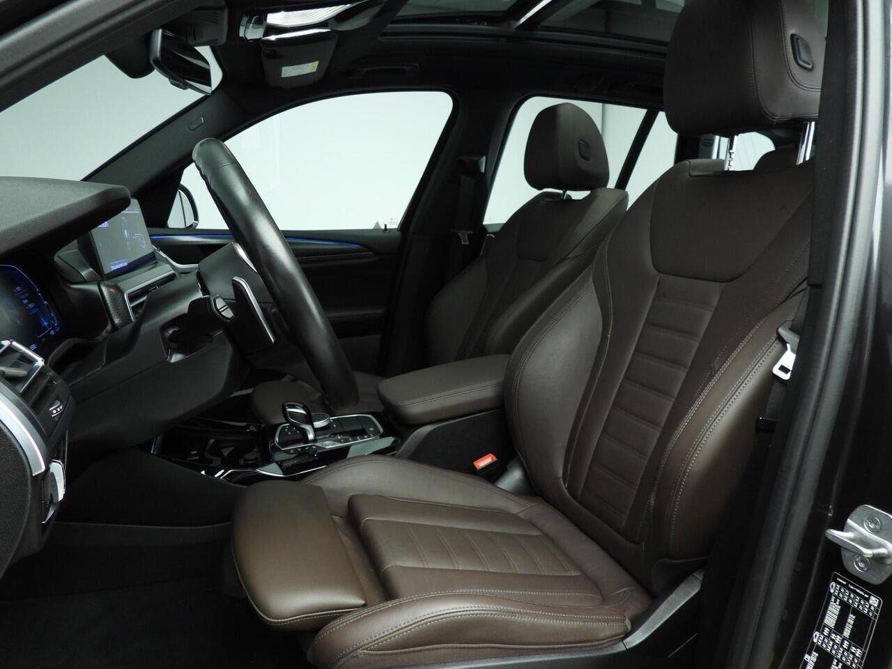 BMW X3 xDrive30e | M-Sportpakket | LED | Leder | HUD | Active cruise | Schuifdak | Trekhaak | DAB | Hifi speakers | Alu 19 inch