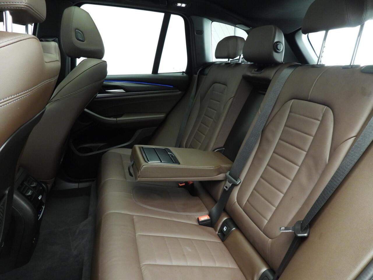 BMW X3 xDrive30e | M-Sportpakket | LED | Leder | HUD | Active cruise | Schuifdak | Trekhaak | DAB | Hifi speakers | Alu 19 inch