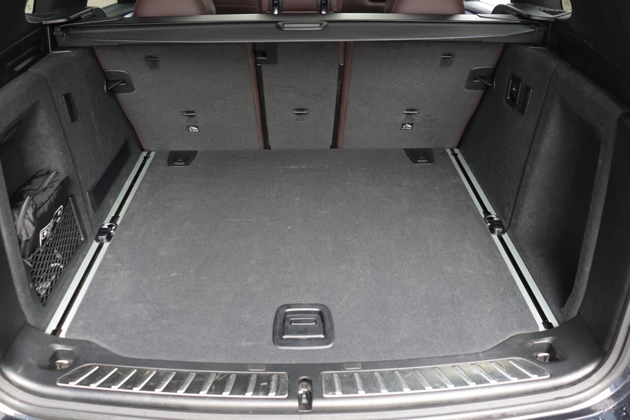 BMW X3 xDrive20i | High Executive | M Sportpakket | Panodak | Trekhaak | Hi-Fi | Driving Assistant | Comfort Access | Stuurwielverwarming | 20'' LMV