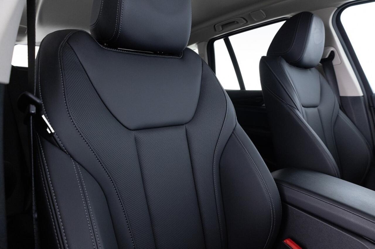 BMW X3 Xdrive30e Edition Plus | LEDER | Full LED | NAVI | ECC