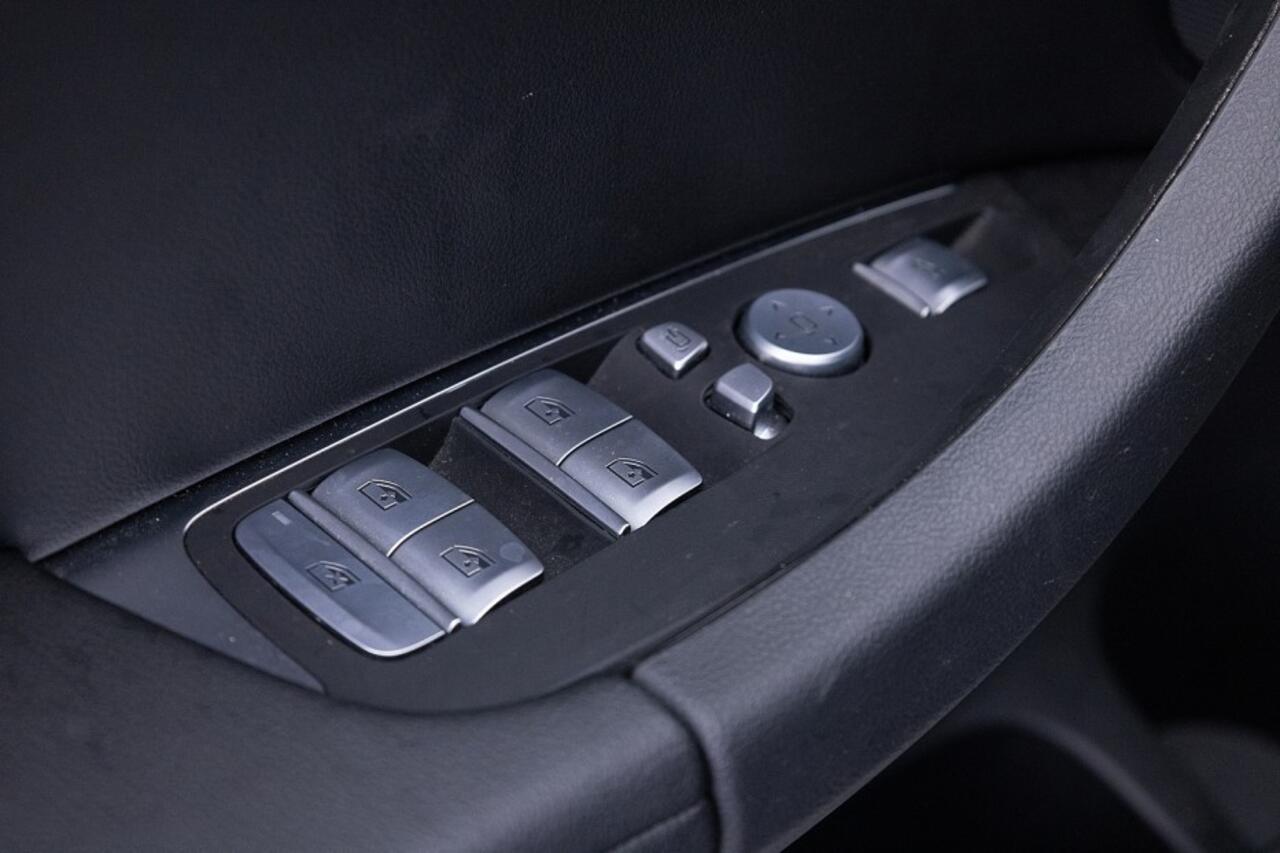 BMW X3 Xdrive30e Edition Plus | LEDER | Full LED | NAVI | ECC